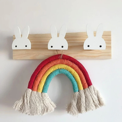 Porte-manteau-enfant-lapin-arc-en-ciel