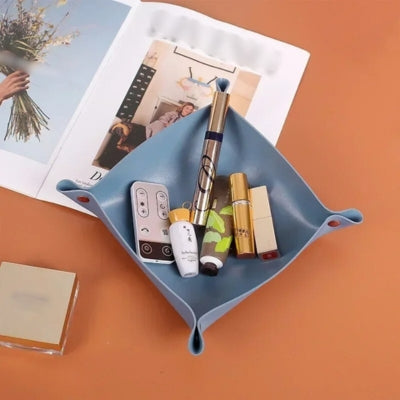Vide-poche-cuir-carre-pressions-bleu-ciel
