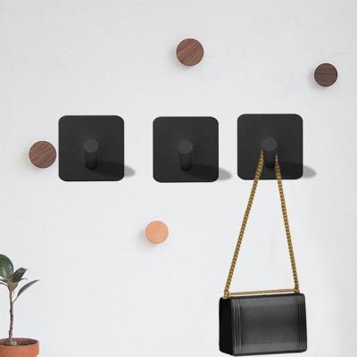 Patere-noire-carree-sac-femme