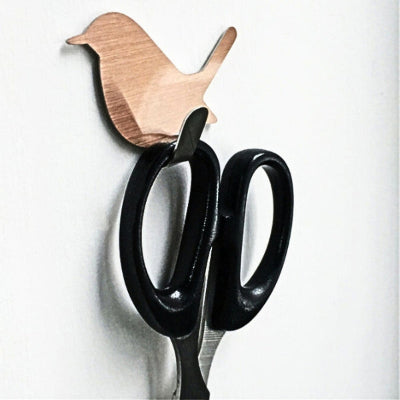ciseaux sur porte clé mural silhouette oiseau rose doré