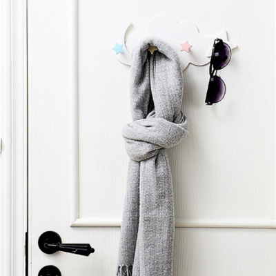 porte-manteau-enfant-nuage-echarpe-lunettes