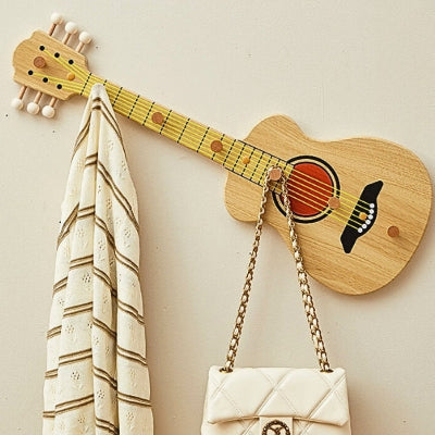 porte manteau mural original forme guitare bois clair naturel