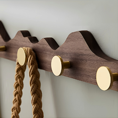 vue grossie fond bois porte manteau patère laiton