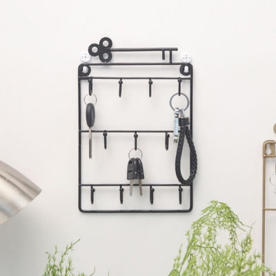 Rangement-des-cles-metal-forme-cle-entree-maison
