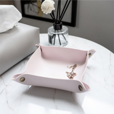 Vide-poche-cuir-carre-pressions-rose-clair