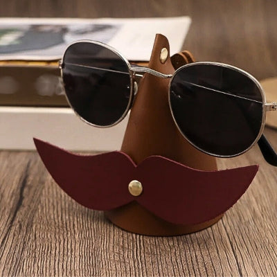 porte lunettes forme moustaches cuir marron livres