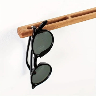 présentoir lunettes mural bois chêne massif naturel esthétique