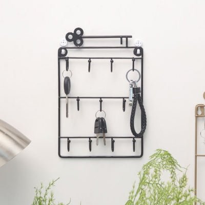 Rangement-des-cles-metal-forme-cle-entree-maison