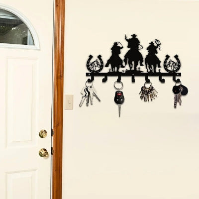 repose clés cowboys noir mur blanc porte blanche cadre bois