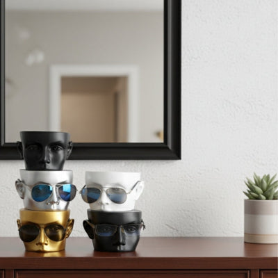 range lunette forme visage empilés coloris blanc doré noir argenté